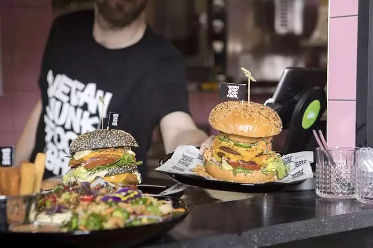vegan-junk-food-bar-rotterdam.jpg